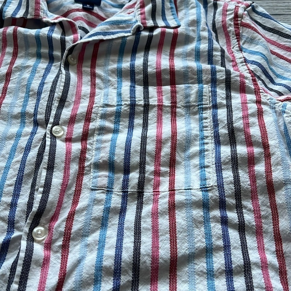 Gap Striped Button Up Short Sleeve Size Medium - image 4